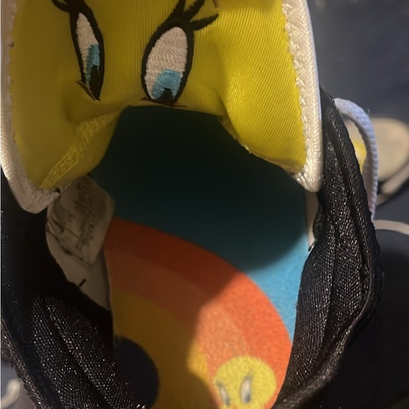 LeBron 18 Low “Sylvester X Tweety” Size 10.5 main image 4